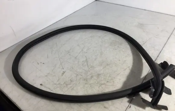 Renault Master III Rubber seal front coupe door 