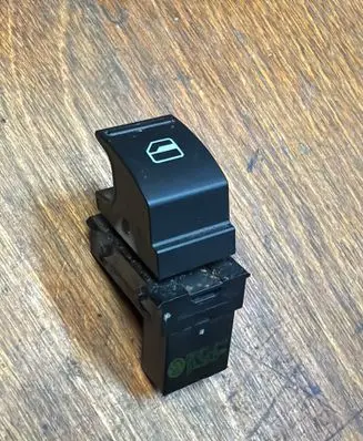 Volkswagen PASSAT B7 Electric window control switch 7L6959855B