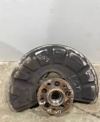 Mercedes-Benz CLS C218 X218 Front wheel hub