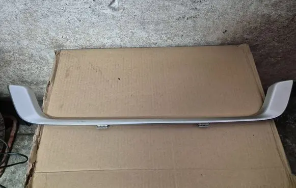 Volvo XC60 Front bumper splitter molding 31290429