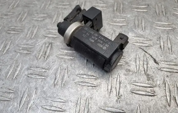 Audi A8 S8 D2 4D Turbo solenoid valve 057906628 72190342