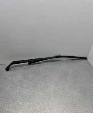 Toyota Prius (XW50) Front wiper blade arm 2740D