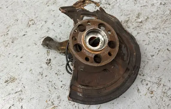 Mercedes-Benz A W176 Front wheel hub