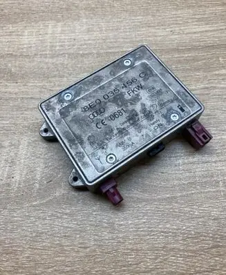 Audi A6 S6 C6 4F Aerial antenna amplifier 8E0035456C