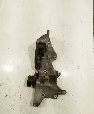 Volkswagen PASSAT B7 Engine mounting bracket 03L903143Q