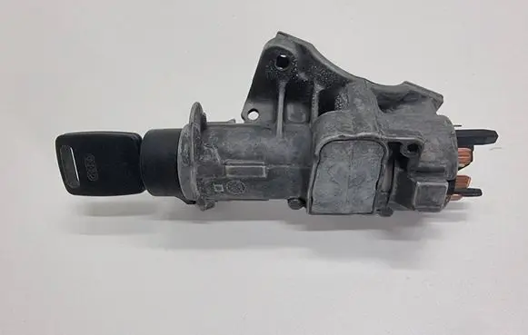 Audi A4 S4 B5 8D Ignition lock 4B0905851C