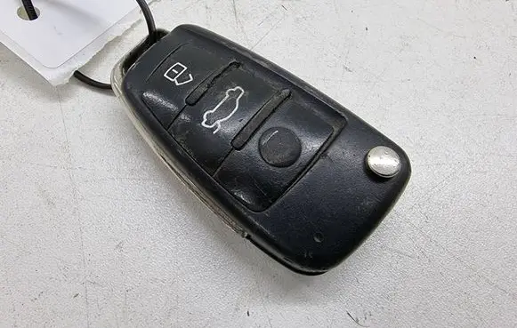 Volkswagen Touran I Ignition key/card 