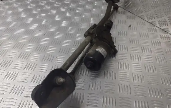 Toyota Corolla E120 E130 Front wiper linkage and motor 85110-02100A