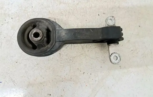 Honda Civic Engine mount bracket