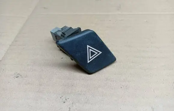Toyota Yaris Hazard light switch 843320D020 0227