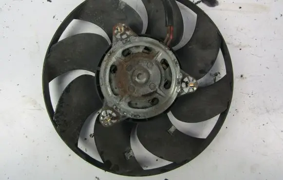 Audi A4 S4 B5 8D Electric radiator cooling fan 4B0959455