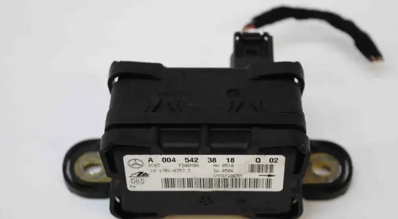 Mercedes-Benz GL X164 Acceleration sensor A0045423818