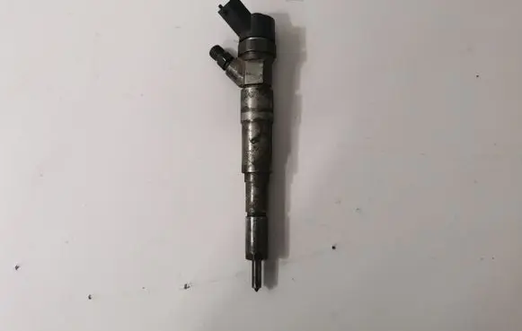 BMW 5 E39 Fuel injector 2354093