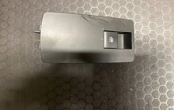Opel Insignia A Electric window control switch 13301886 211399