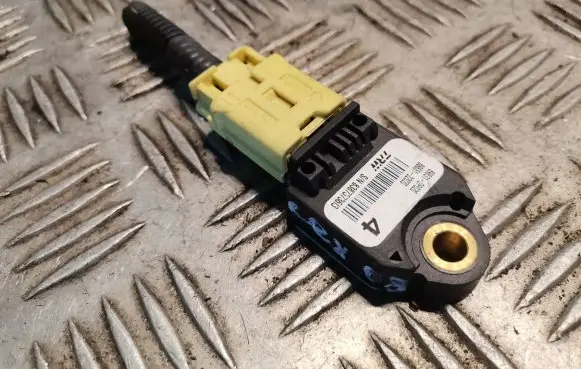 Lexus IS 220D-250-350 Airbag deployment crash/impact sensor 898310P020