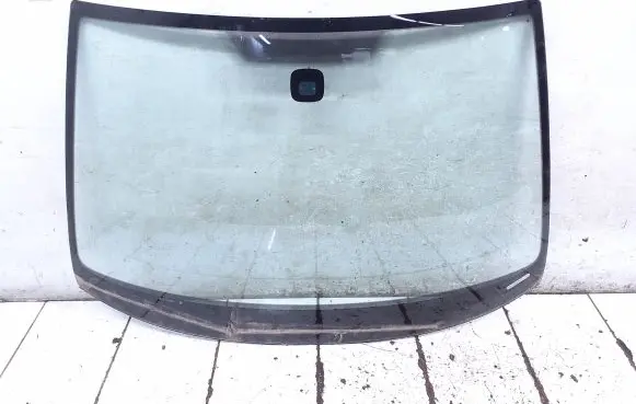 Skoda Octavia Mk2 (1Z) Front windscreen/windshield window AS1