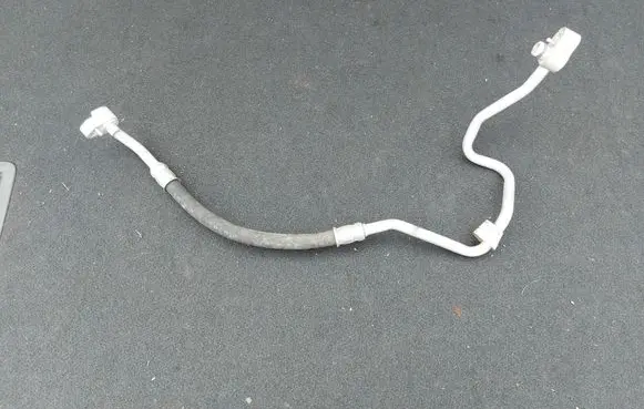 BMW 2 F46 Air conditioning (A/C) pipe/hose 9209726