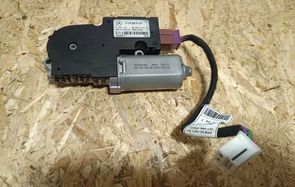 Mercedes-Benz CLS C218 X218 Sunroof motor/actuator A2188200142 HBLJRH0113 551696510
