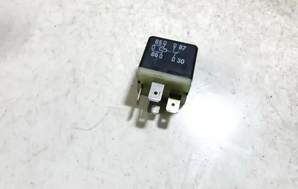 Volkswagen Golf III Other relay 141951253b