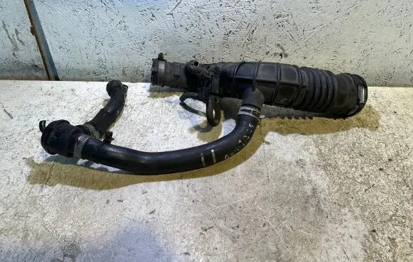 Dacia Sandero Air intake hose/pipe 165764382R