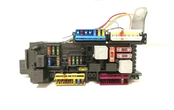 Mercedes-Benz C W204 Fuse module A2049065602