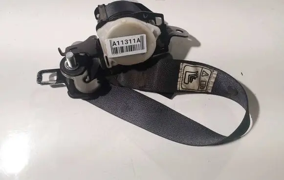 Honda Civic Middle seatbelt (rear)