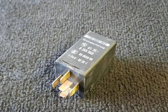 BMW 5 E39 Other relay 6135 05065000 8365960