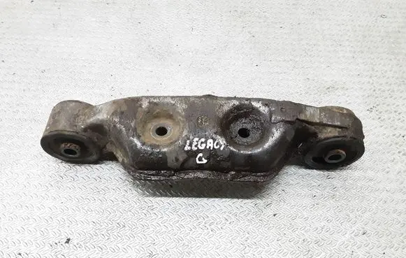 Subaru Legacy Rear differential/diff mount bracket 
