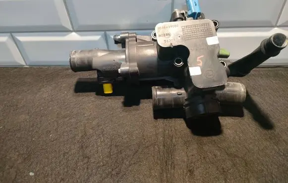 Peugeot 407 Thermostat/thermostat housing 9646439080 51353 1NDF05