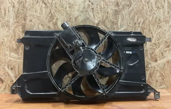Ford Focus Electric radiator cooling fan 3M518C607 8240479