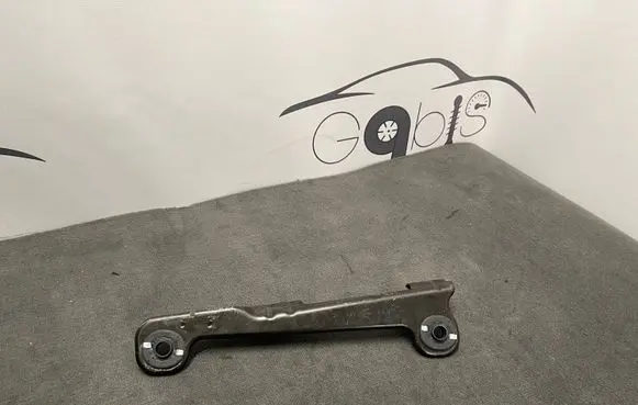 Maserati Levante Fender mounting bracket A431