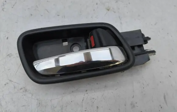 Honda CR-V Rear door interior handle