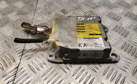 Toyota Avensis T270 Airbag control unit/module 8917005250