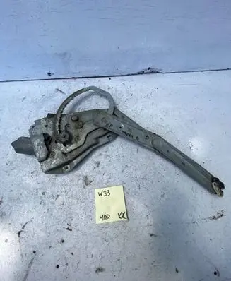 Opel Omega B2 Front door window regulator with motor 