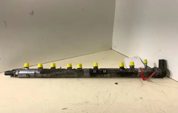 Fuel main line pipe