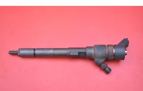 Chevrolet Cruze Fuel injector 96440397