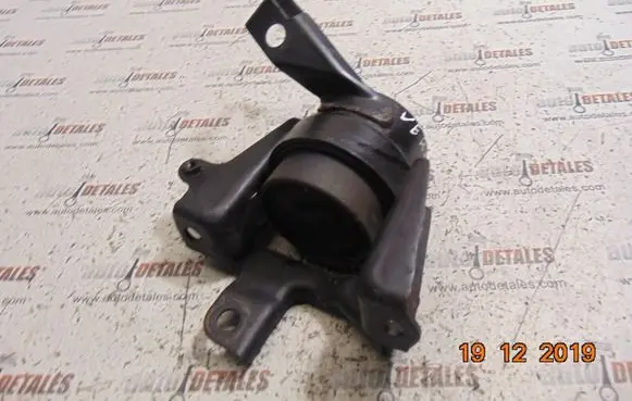 Toyota Corolla Verso AR10 Engine mount bracket