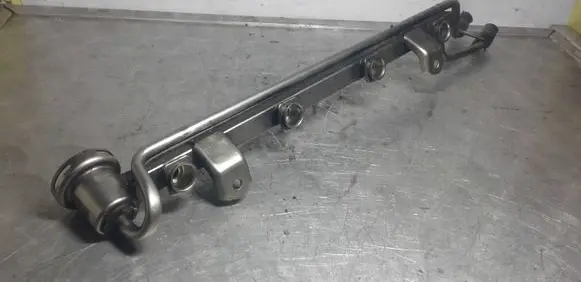 Volkswagen Golf IV Fuel main line pipe 06A133681B