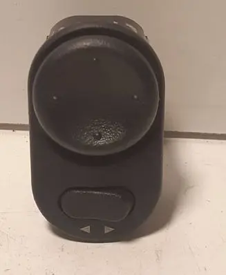 Wing mirror switch