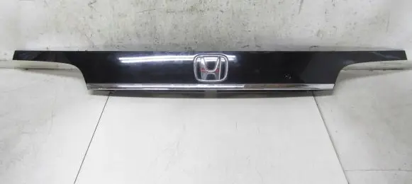 Honda CR-V Rear light center trim bar blend 