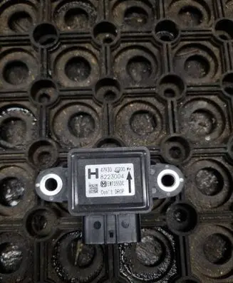 Nissan X-Trail T31 ESP acceleration yaw rate sensor 47930JG200 8223004