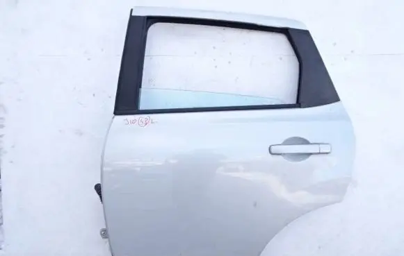 Nissan Qashqai Rear door Drzwij10