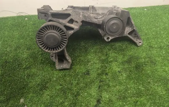 BMW 3 E90 E91 Generator/alternator bracket 780263902