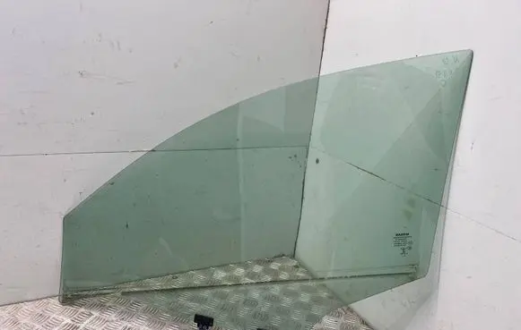 Nissan Qashqai Front door window glass four-door 43R000929