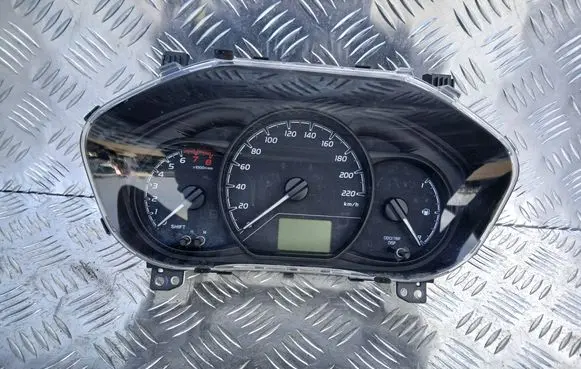 Toyota Yaris Speedometer (instrument cluster)