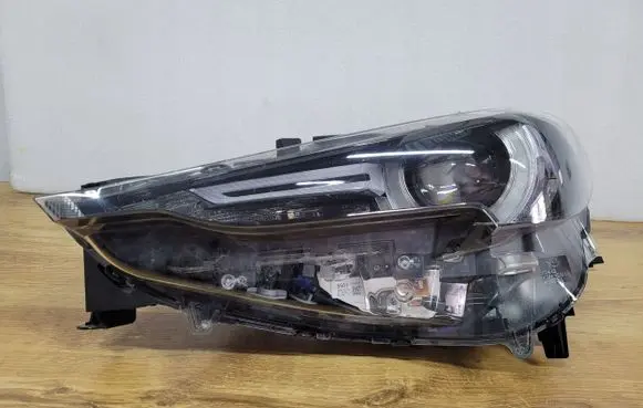 Mazda CX-5 II Headlight/headlamp 51040