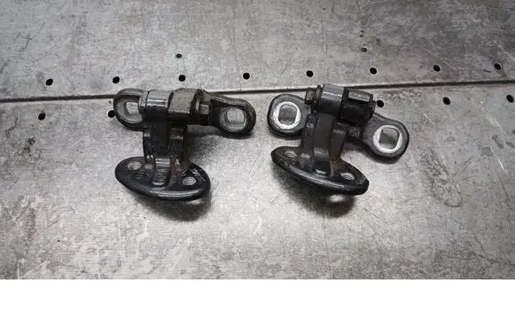 Volvo V50 Rear door upper hinge 
