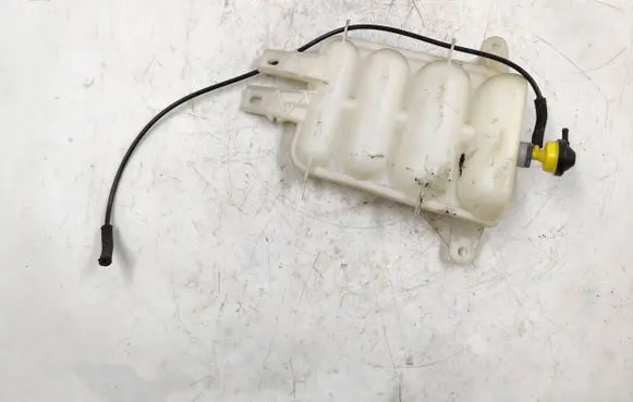 Audi A4 S4 B5 8D Vacuum air tank 8D0820601