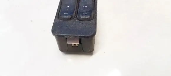 Opel Zafira A Electric window control switch 90561088 13363201
