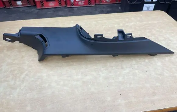 Tesla Model 3 Bottom trim 108628588I